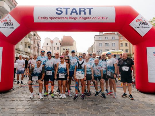 Dąbrowski z drużyną najlepsi. Zdjęcia i wyniki z Biegu Koguta