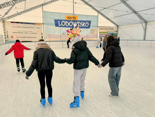 Dentysta ratował ząb wprost na lodowisku w Oławie!