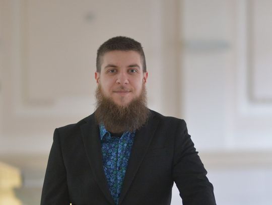 Dla starszych kobiet atrakcyjna u panów jest broda, dla młodszych - muskulatura