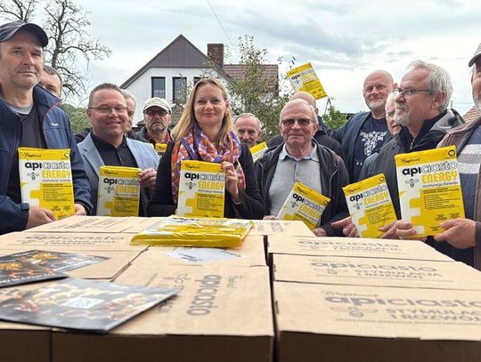 Dolny Śląsk dba o pszczoły - Samorząd przekazuje pokarm