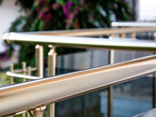 Dom, ogród, warsztat – gdzie sprawdzają się metalowe rozwiązania?