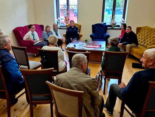 Dowiedzieli się, jak działają przestępcy stosujący metody „na wnuczka” i nie tylko