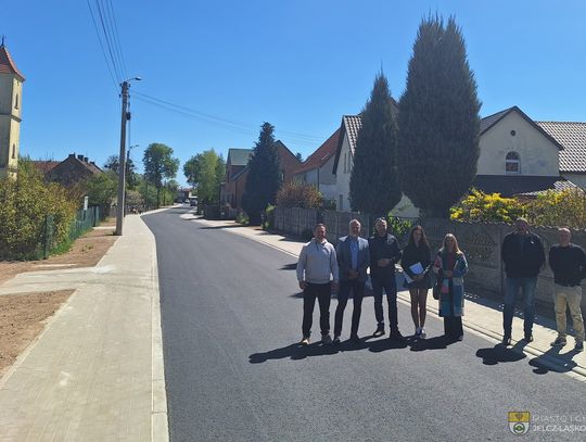 Droga w Piekarach przebudowana