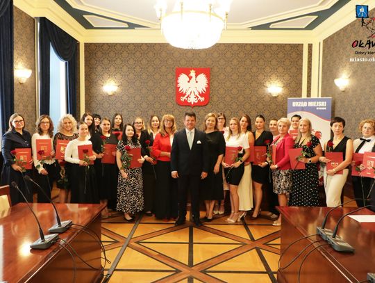 Dwadzieścia dwie nauczycielki złożyły ślubowanie i odebrały akty nadania