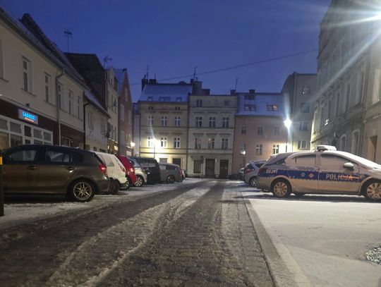 Dziś kolejny dzień ze śniegiem, a wkrótce grożą nam oblodzenia na drogach