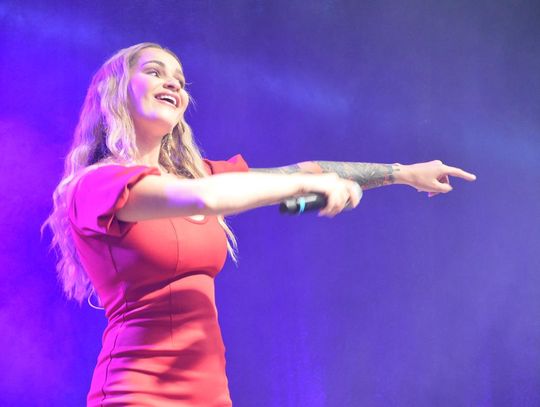 Ewelina Lisowska na koncercie w Bystrzycy (GALERIA)