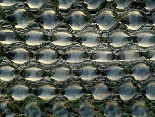 Folia bąbelkowa - wszystko co musisz wiedzieć o pakowaniu