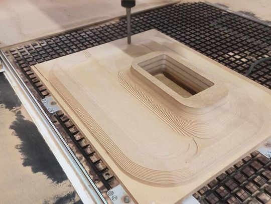 Frezowanie 3D – jak technologia CNC rewolucjonizuje modelowanie przestrzenne?