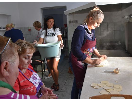 GMINA OŁAWA Ponad 1200 pierogów dla obrońców wałów!