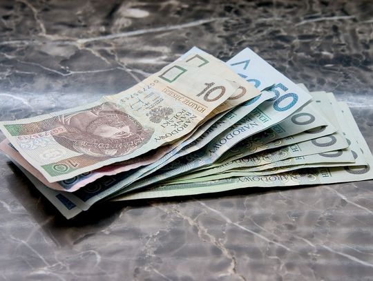 Gotówkowa forma wypłaty, czyli przekaz pocztowy, traci na znaczeniu
