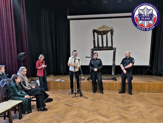 Gramy z sercem i z rozwagą - policjanci wspierają wolontariuszy WOŚP