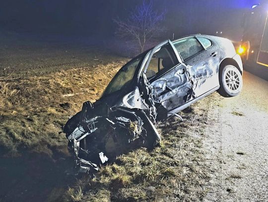 Groźny wypadek. Dwie osoby trafiły do szpitala