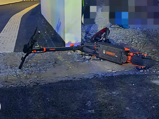 Groźny wypadek na hulajnodze. 15-latek w szpitalu Groźny wypadek na hulajnodze. 15-latek w szpitalu