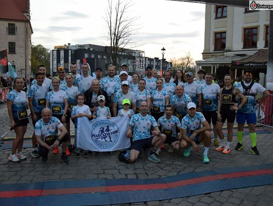 Harcownicy z mocnym otwarciem. 43 zawodników na starcie 7. Nocnej Dychy Brzeg