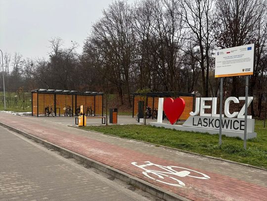 Inwestycja zakończona. Większy parking i więcej miejsc dla rowerów