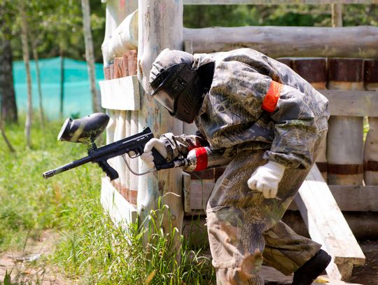 Jak przygotować się na imprezę integracyjną z paintballem?