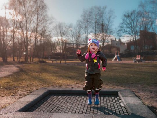 Jak tworzyć atrakcyjne strefy wypoczynku i zabawy w przestrzeni publicznej?