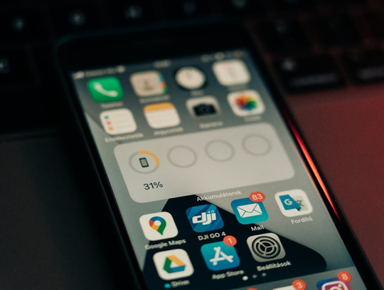 Jak włączyć RCS w telefonie? Praktyczny poradnik krok po kroku