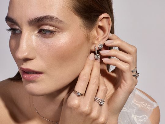 Jakie pierścionki i kolczyki wybrać z oferty Aclari?