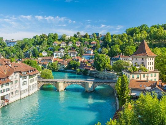 Jakie są kluczowe aspekty planowania wyjazdu do Szwajcarii?