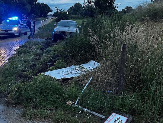 Jechał za szybko, wypadł z drogi i ściął m.in. poidełko