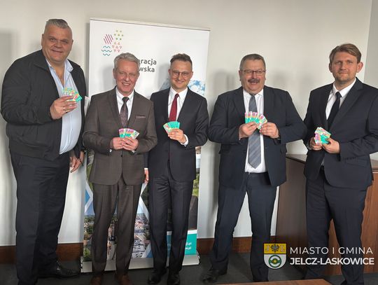 JELCZ-LASKOWICE Rozdają karty aglomeracyjne JELCZ-LASKOWICE Rozdają karty aglomeracyjne