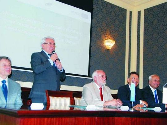 Kanalizacja i wodociągi blisko setki