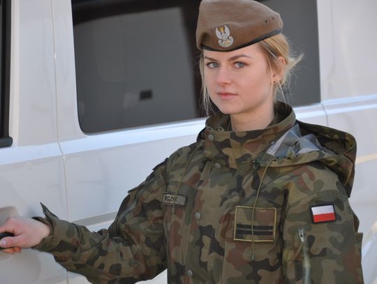 Kapral Julia Ryczak mówi, że każdy pełnoletni powinien tego spróbować