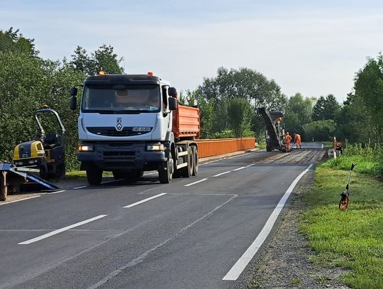Kładą tu dziś asfaltowy dywanik - będą utrudnienia
