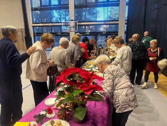 Kolędowali i dzielili się opłatkiem. To była Wigilia miejscowych seniorów