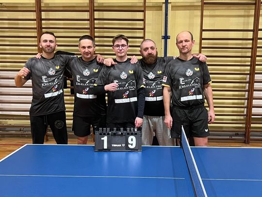 Kolejny rywal rozbity