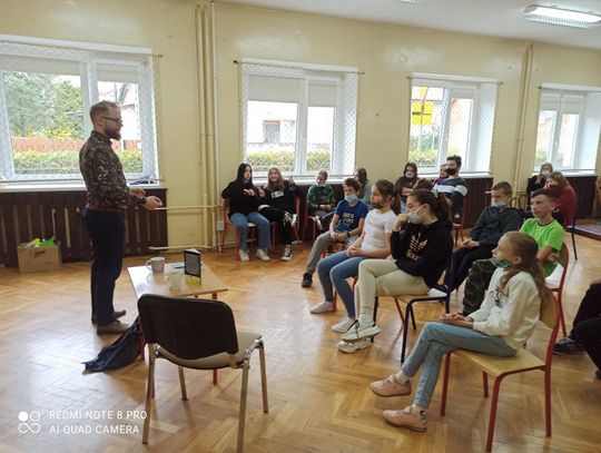 "Komputerowy ćpun", jak nie dać się wciągnąć w cyfrowy nałóg