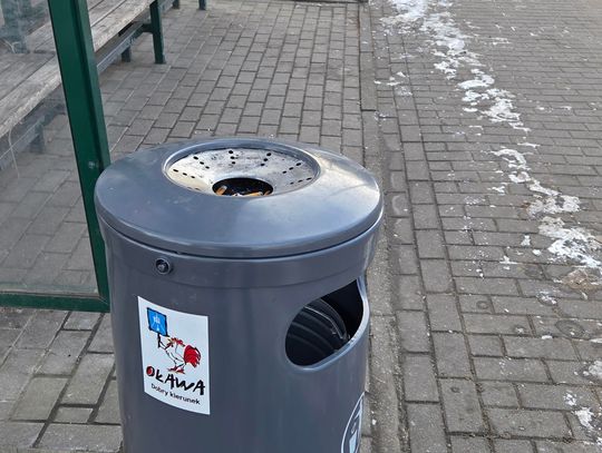 Kosze z popielniczkami na przystankach autobusowych Kosze z popielniczkami na przystankach autobusowych