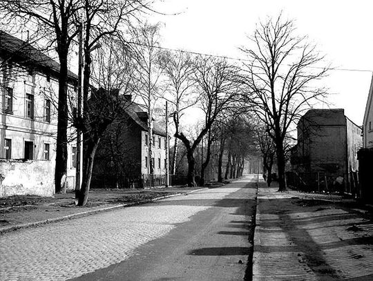 Łączy aż 6 ulic. Jak zmieniało się największe skrzyżowanie w Oławie? (2)