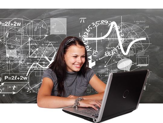 Laptopy i tablety dla uczniów oławskich szkół