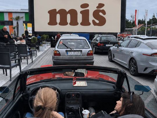 Letnie kino samochodowe w Muzeum Motoryzacji Wena