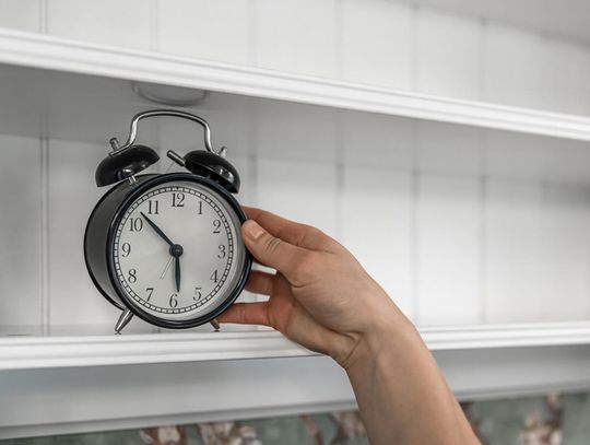 Liczby anielskie 1111, 222, 333 – co oznaczają i dlaczego je widzisz?