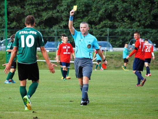 Lipa strzela i kartki zbiera