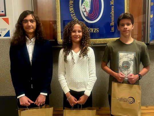 Lokalna firma nagradza najlepszych, a szkoła jest z nich dumna