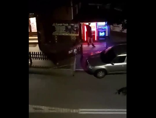 Mieszkańcy się skarżą na głośny automat. Wyciszymy, zapewnia właściciel