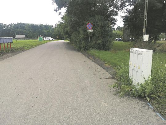 Mieszkańcy: - Za blisko drogi ta skrzynka energetyczna!
