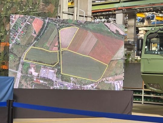 Mimo milionów na rozwój, "Jelcz" wciąż z opóźnieniami. Spółka nadal płaci kary