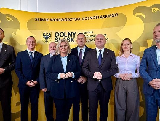 Młodzi Dolnoślązacy mogą zostać radnymi województwa. Trwa nabór do Młodzieżowego Sejmiku