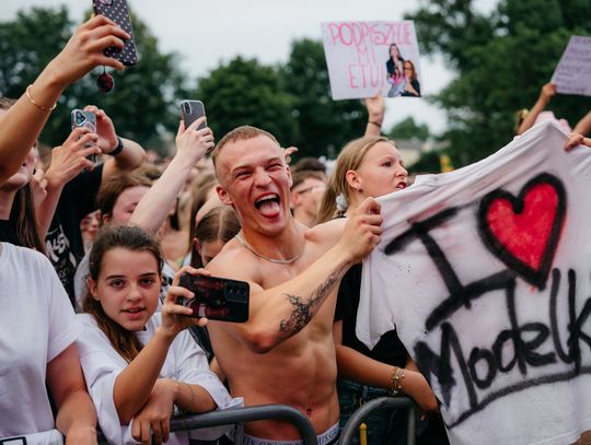 Modelki na scenie Dni Oławy - Dni Koguta