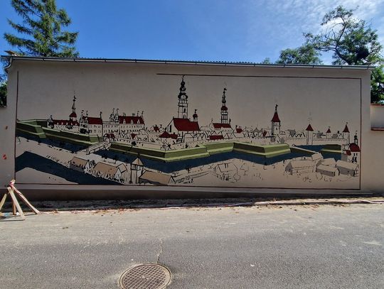 Na zabytkowym murze przy ulicy Wałowej powstaje mural nawiązujący do XVIII-wiecznych rycin Oławy Friedricha Bernharda Wernera.