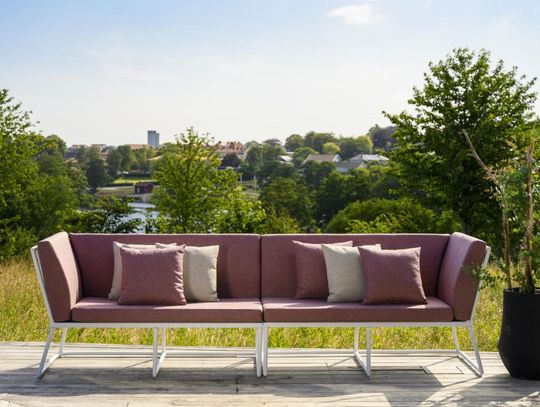 Na co zwrócić uwagę przy zakupie mebli ogrodowych?