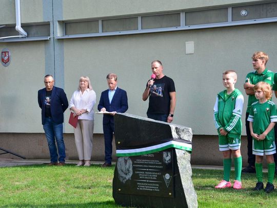 Na cześć Zbigniewa Isela. Tablica przy stadionie już odsłonięta [ZDJĘCIA]