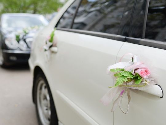 Najciekawsze samochody do ślubu