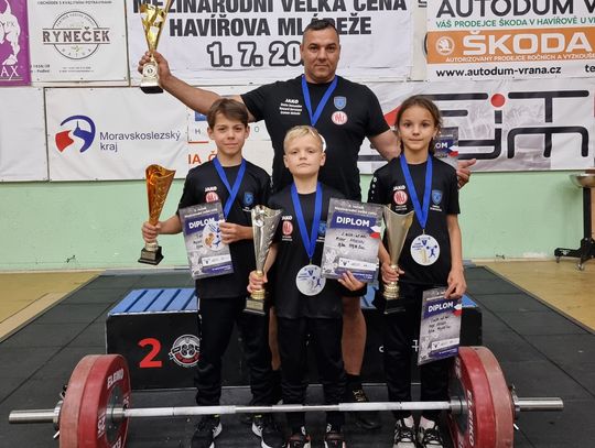 Najlepsi drużynowo i indywidualnie