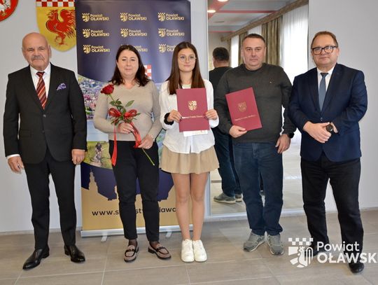 Najlepsi uczniowie nagrodzeni Najlepsi uczniowie nagrodzeni